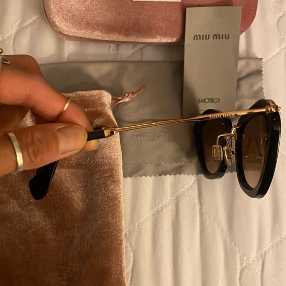 Authentic Miu Miu sunglasses - Picture 5 of 6